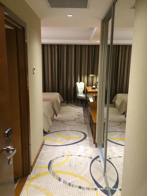 Royal Plaza Hotel And Casino Kapchagay Kamer foto